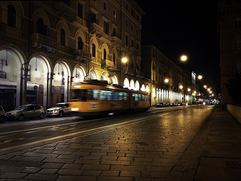 Original filename: iPhoneography 000088 - Last Course. iPhone 4S. Aucune. Dans Transport, Rail, train, m&eacute;tro, tramway. Last Course, photographie de Corrado Saurin. Image #374429