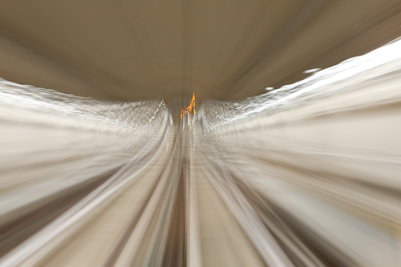 Original filename: Lines and Shapes 000012. Nikon D3, AF-S VR Micro-Nikkor 105mm f/2.8G IF-ED. Post Production: Adobe PS CS4 (Curves). Dans Transport, Rail, train, métro, tramway. A Beautiful Line, photographie de Corrado Saurin. Image #397323