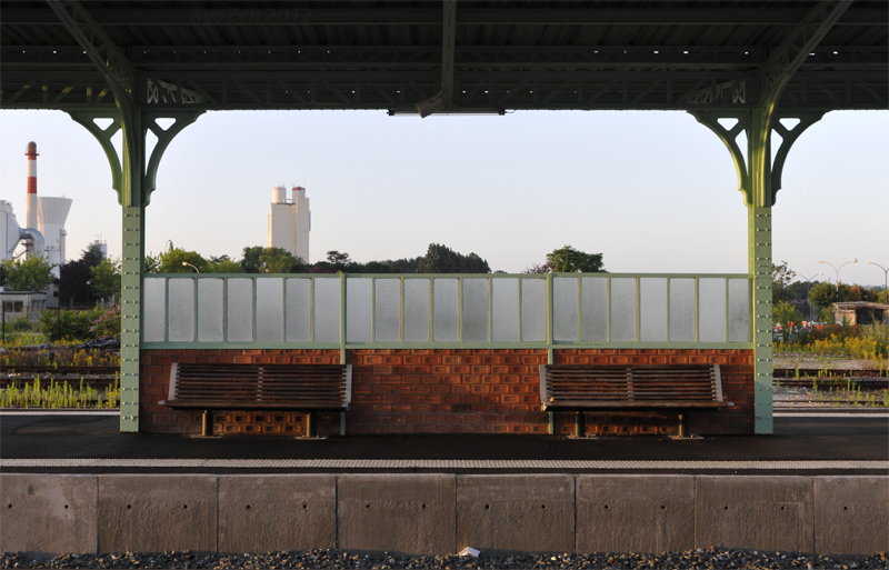 Nikon D300s - zoom Nikkor 16-85mm. Photography. Waiting Place In The Morning Light, image by Kyozyh. Image #402404