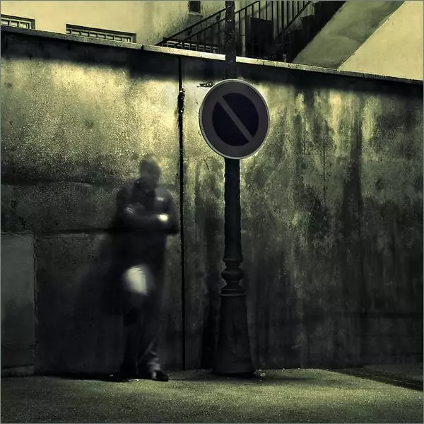 Autoportrait en stationnement interdit by Emmanuel Miclo