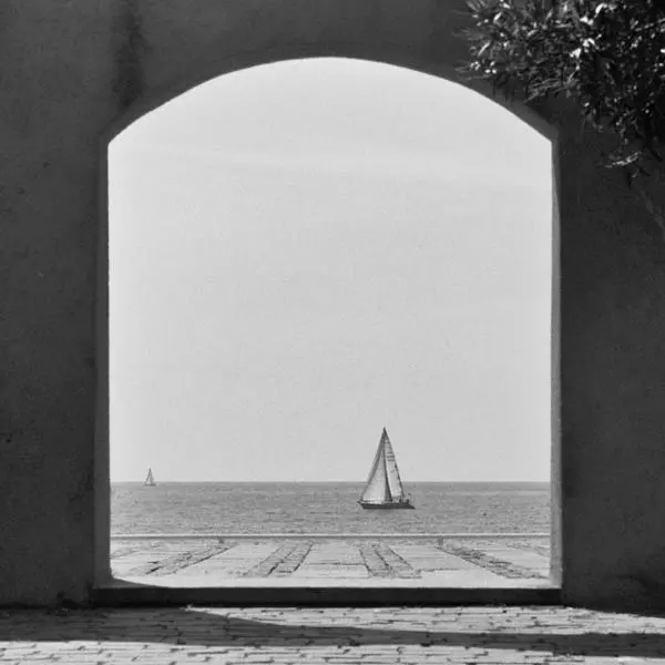 Window by Mario Dellagiovanna in Photography film 24x36, 35mm