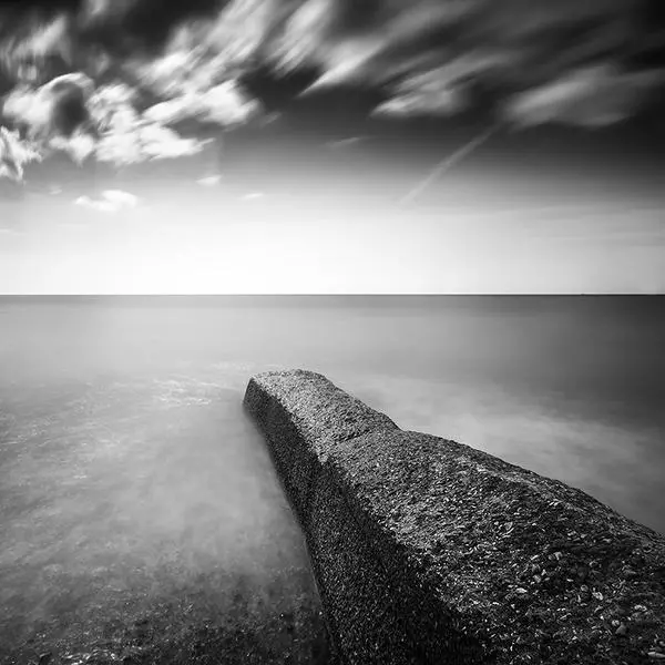 Finger by Piotr Jeczen