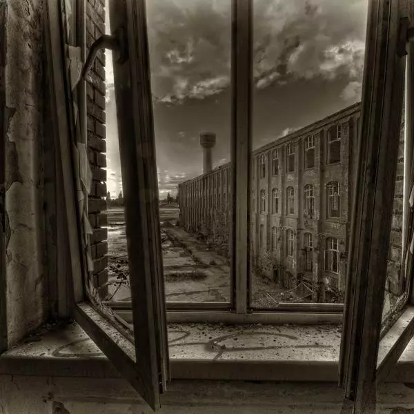 Broken Window by Wolfgang Stemme in Photography Digital
