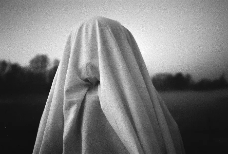 Untitled est une création de l'artiste Marta Pogorzały. Catégorie Gens, Personnage, Photographie, Numérique. Canon EOS 3000n. 35mm film. 4 distinctions, 4K vues, 13 appréciations, 2 commentaires, 1 projet de groupe.