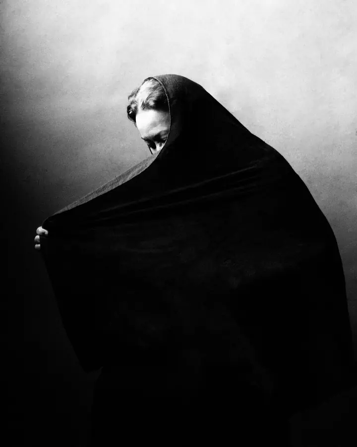 Fereshte Fereshte by Mehdi Mokhtari, art work | Art Limited