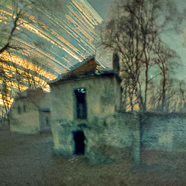 Building of the manor house in Klonowiec by Piotr Szudra